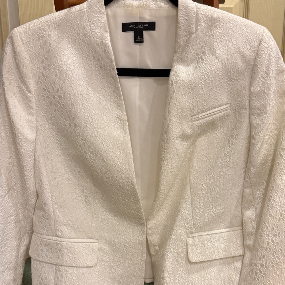 Ann Taylor Women's White mini floral  Patterned Blazer